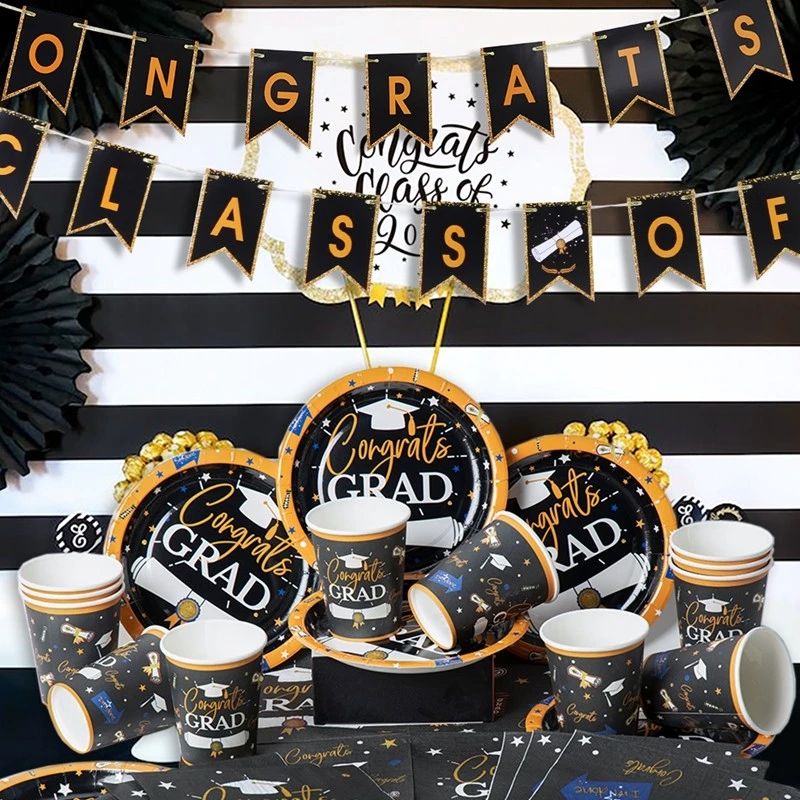 Graduation Paper Plates suit
