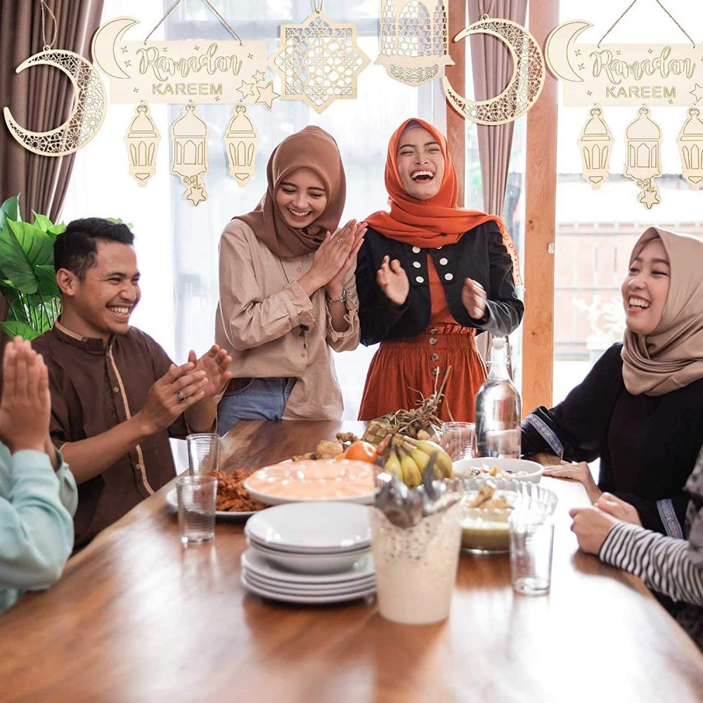 DIY Ramadan Mubarak Wooden Party Pendants with stylish apperance of ramadan theme