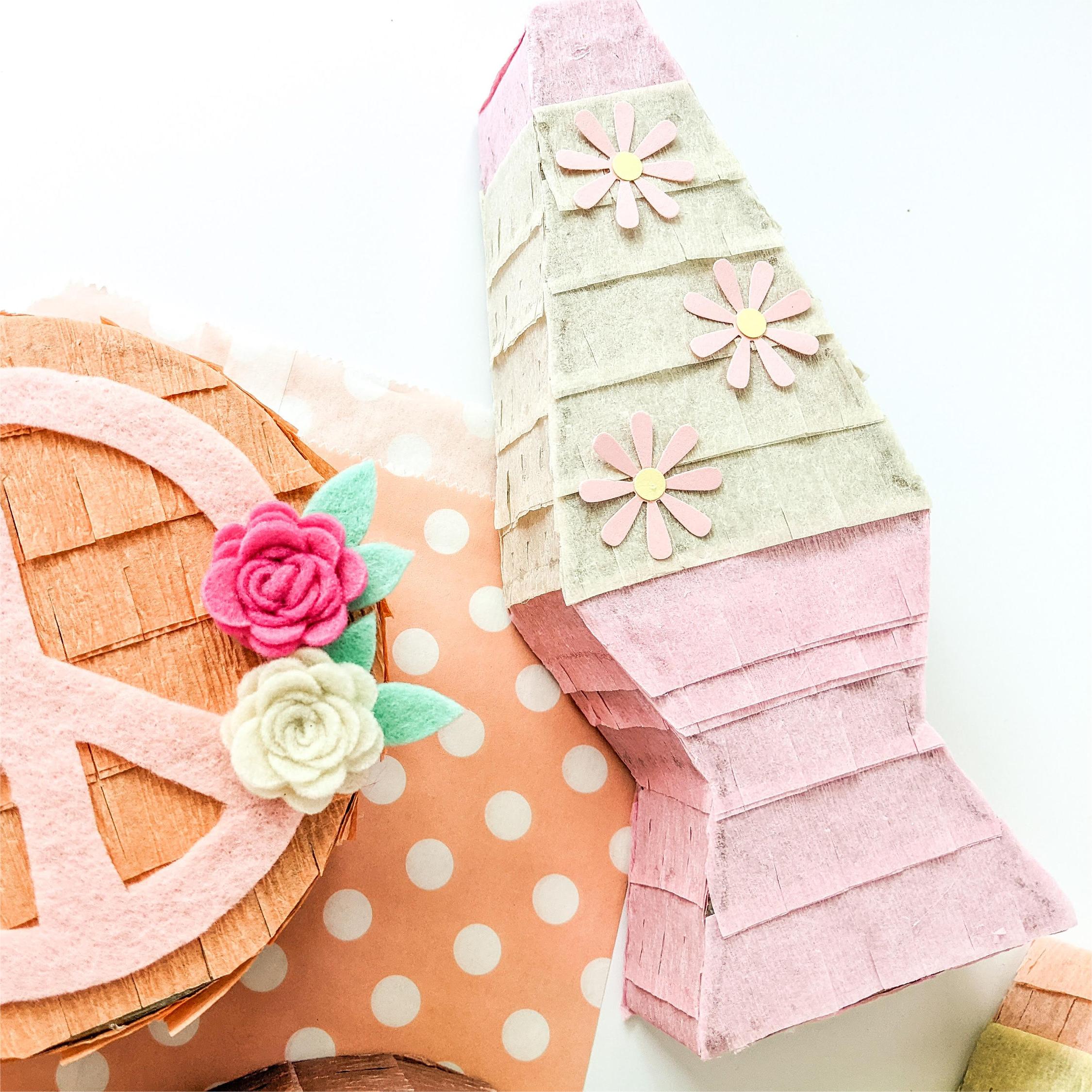 Groovy Daisy Themed Mini Lamp Pinata