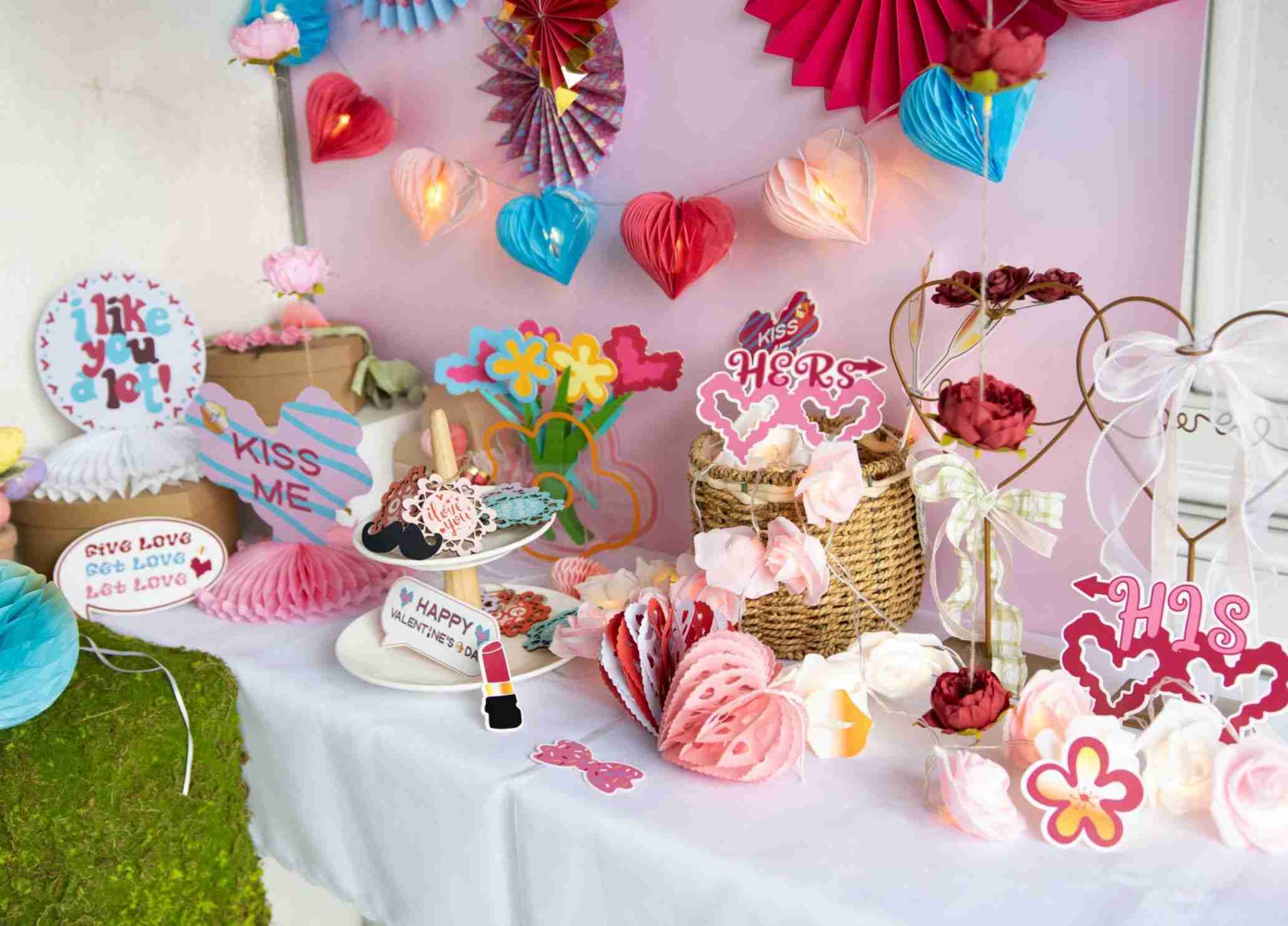Valentines Day Party Ornaments Set