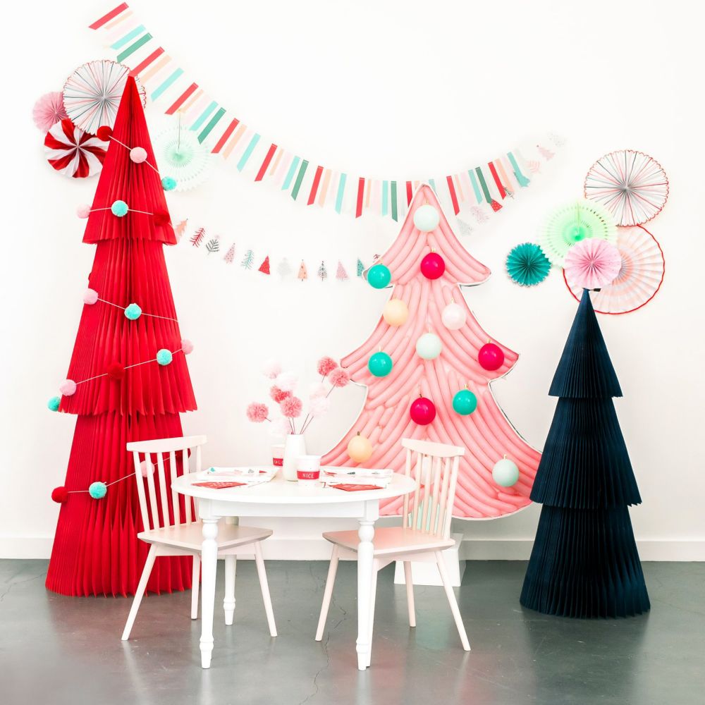 Personalized Christmas Paper Fan Decorations Supplier