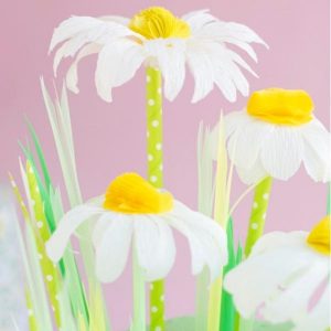 Crepe Paper Honeycomb Daisy Cake Topper DIY yythk 1