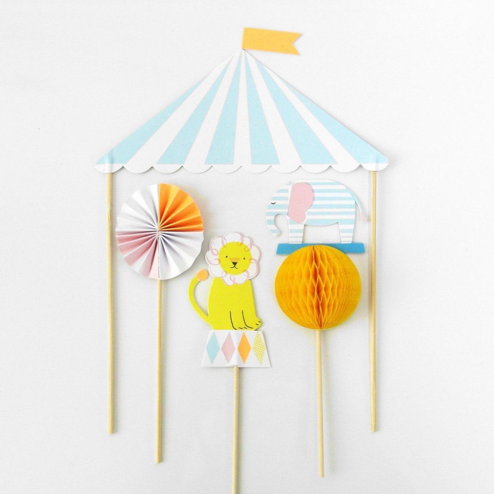 SIlly-Circus-Topper-Flatlay-by-Meri-Meri