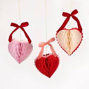 Honeycomb Heart Paper Decorations Valentine's Day Vendor