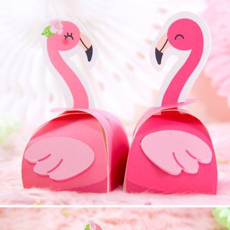 Flamingo party favor boxes DIY with boy and (1)