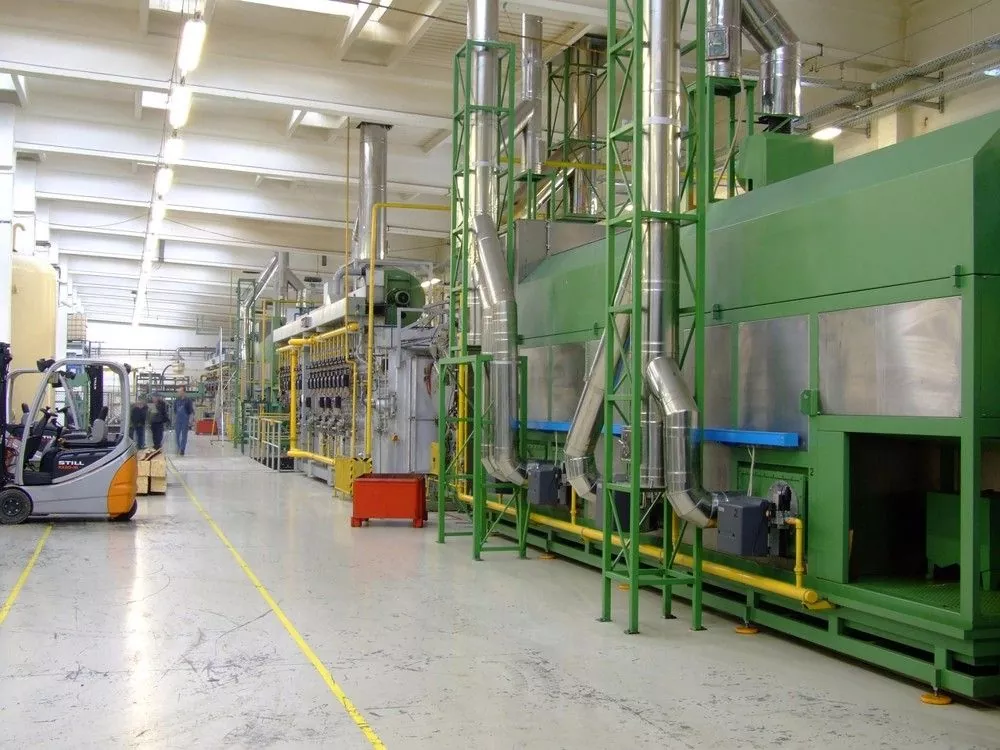 Modern automated production lines in Sunbeauty's plant.