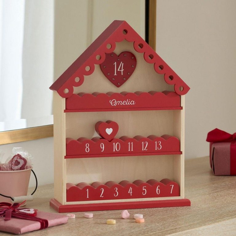 valentines-light-up-wooden-3-d-countdown-calendar-1-xl(1)