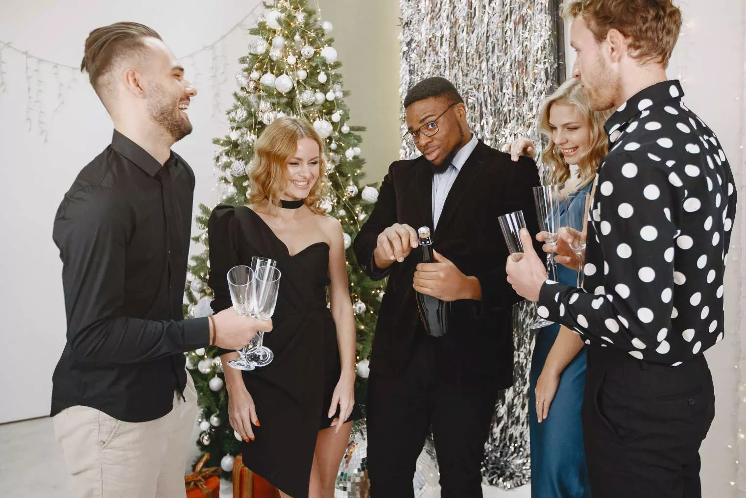 group young people celebrating divorce friends drinks champagne