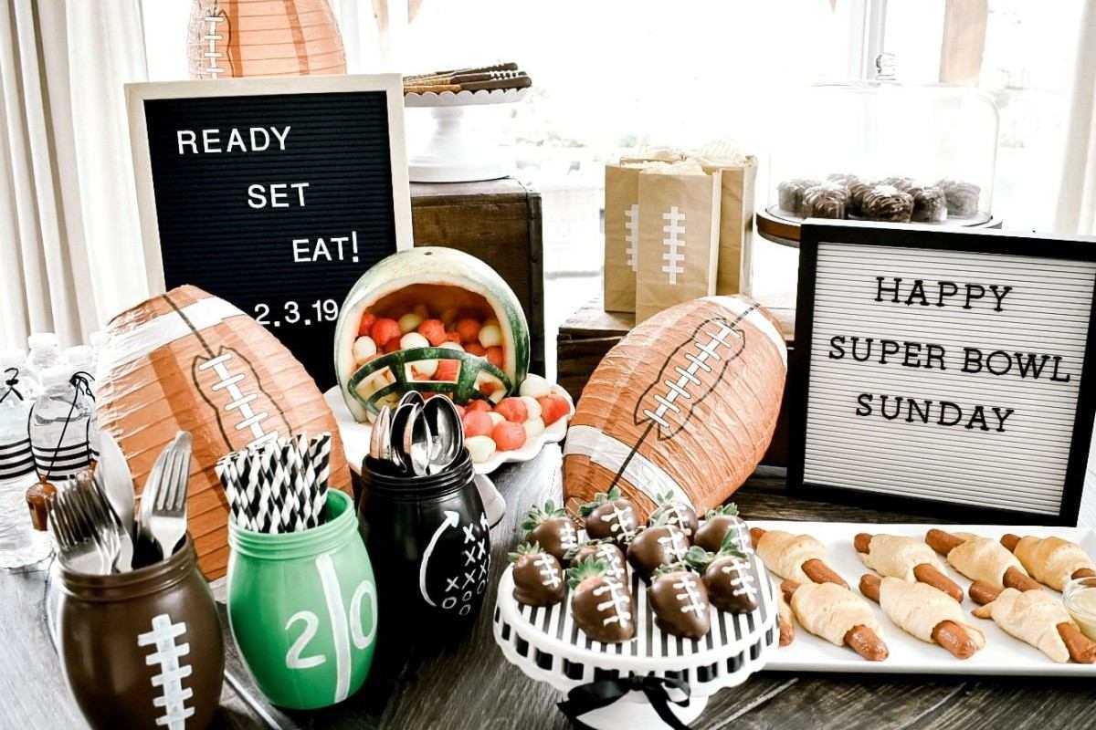 Why choose a professional party supplies factory for football-themed party packages?